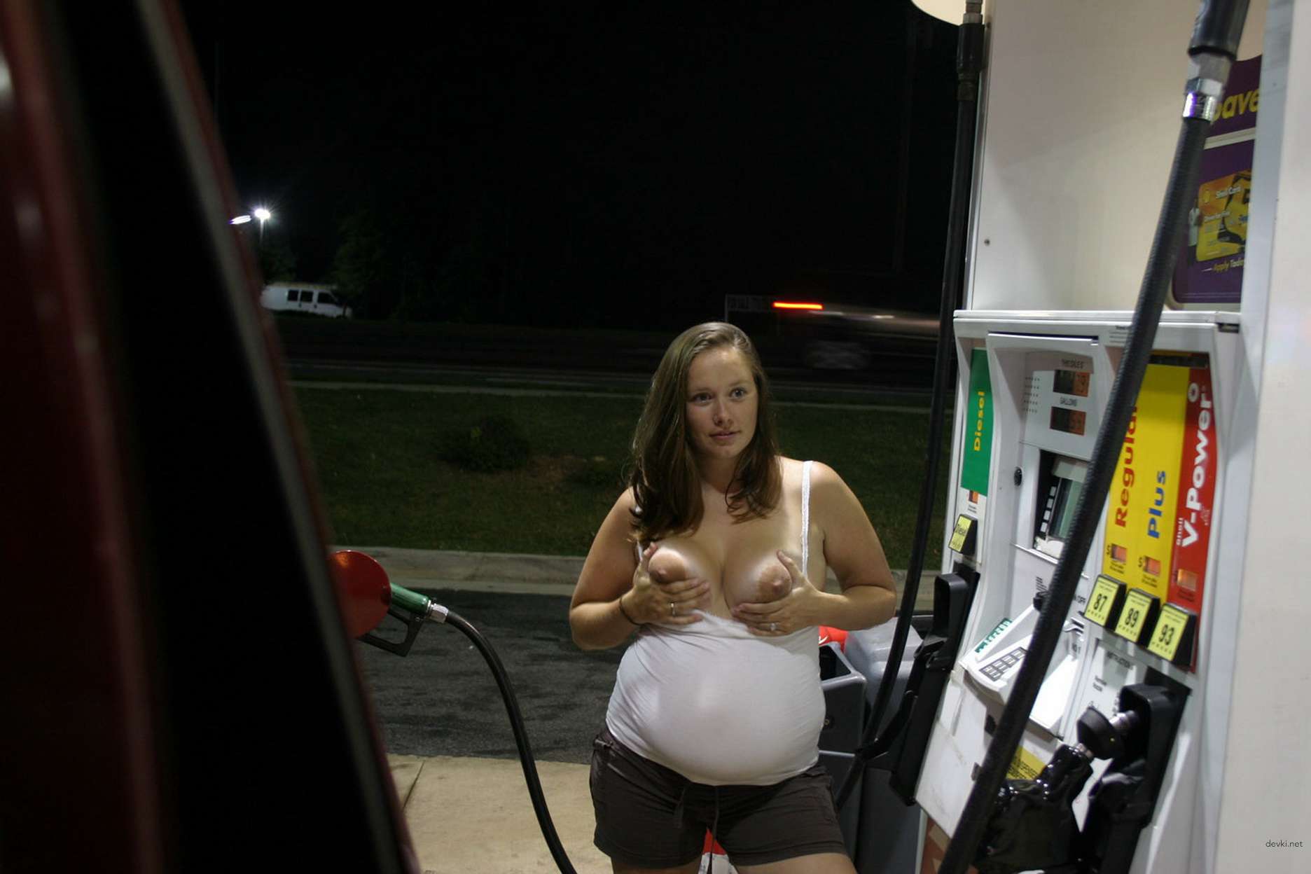 Curvy Woman Hardcore Sex: Amateur Porn Photo of Busty Lady in Action