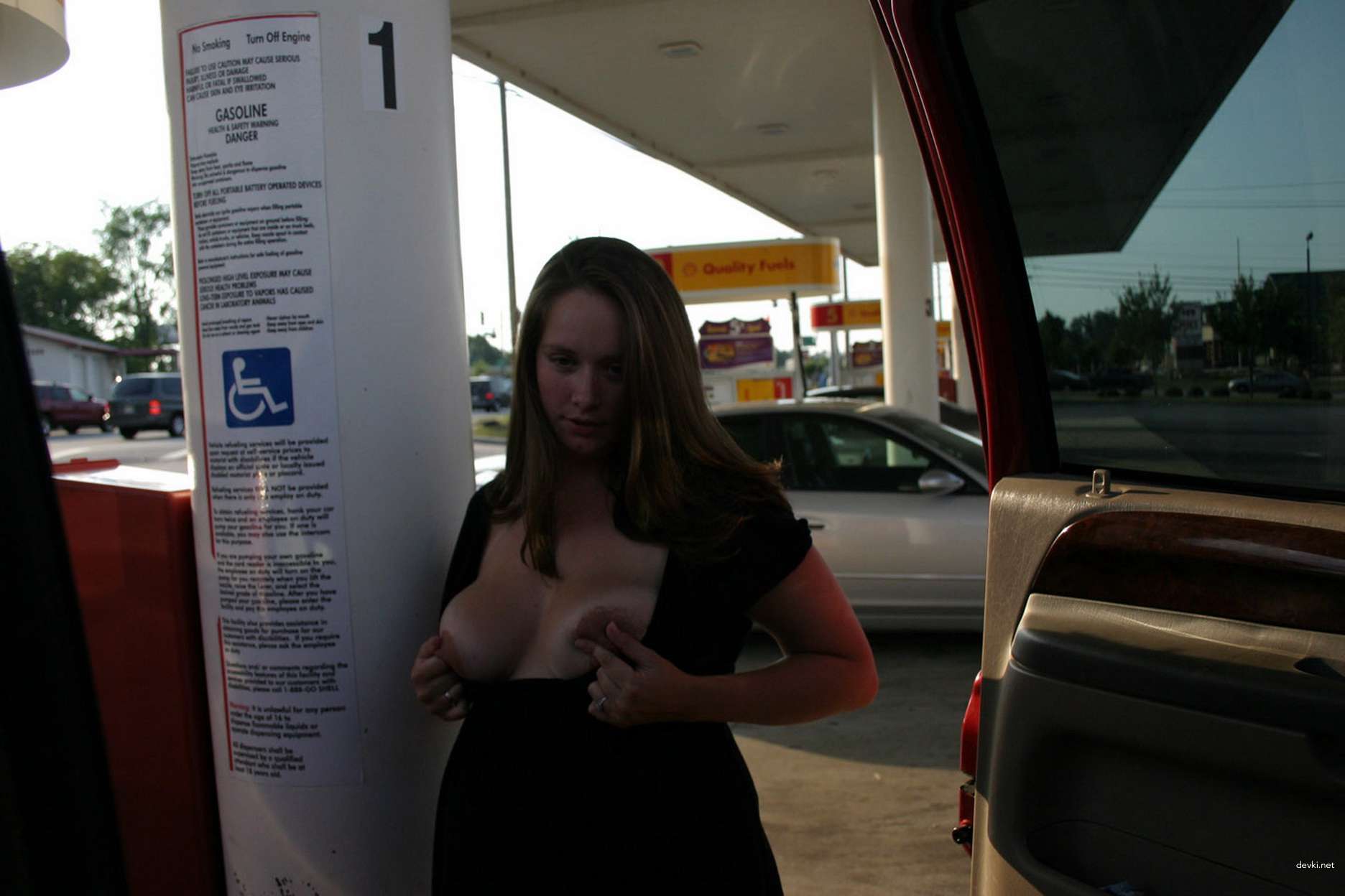 Curvy Woman Hardcore Sex: Amateur Porn Photo of Busty Lady in Action