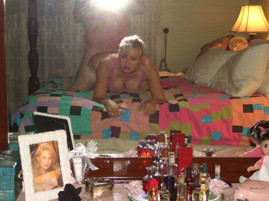 Mature Slut Engages in Hardcore Sex - Amateur Porn Photo