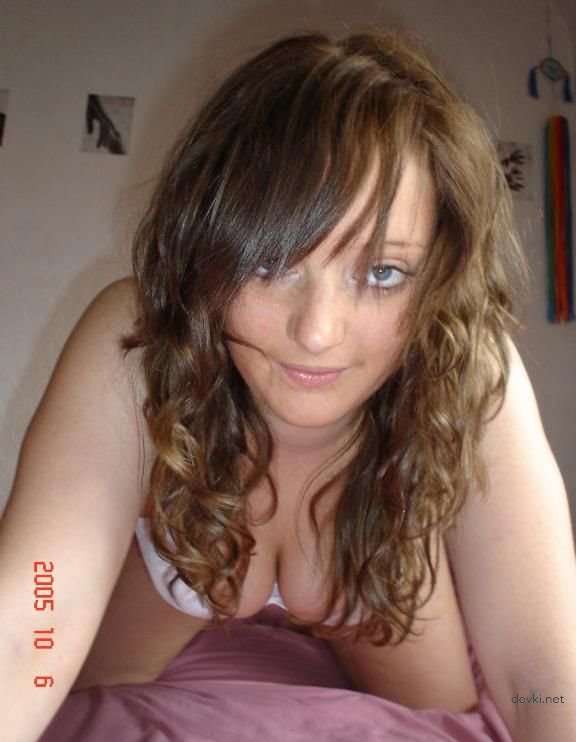 Curvy Bombshell's Private Amateur Photo - Explicit and Bold