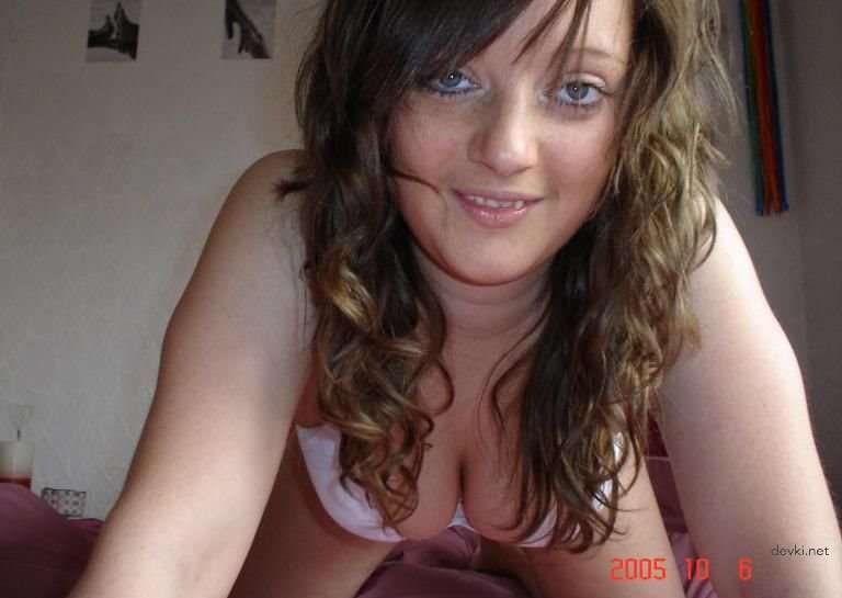 Curvy Bombshell's Private Amateur Photo - Explicit and Bold