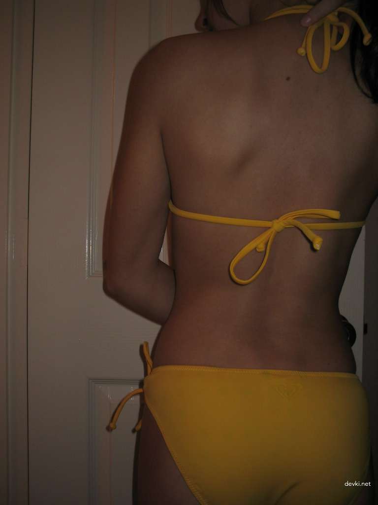 Hot Brunette Babes Nude Collection: Explicit Amateur Porn Photos