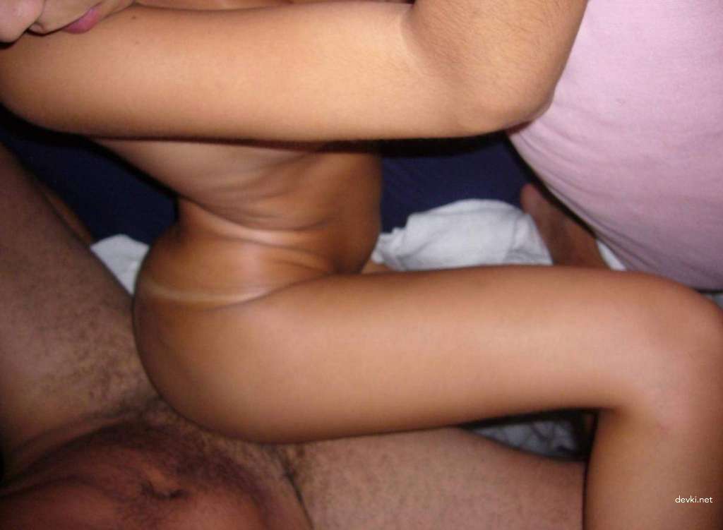 Hot Brunette Amateur Sex Photos: Explicit XXX Content with Tanned Beauty