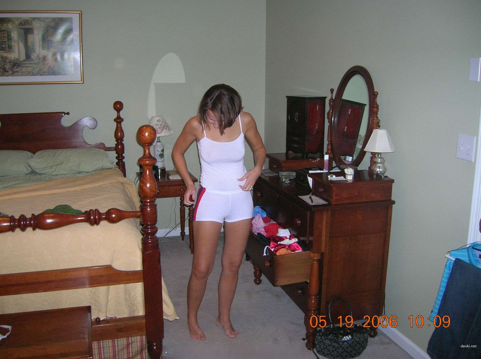 Hotwife Poses and Fucks: Amateur Wife Sex Photos