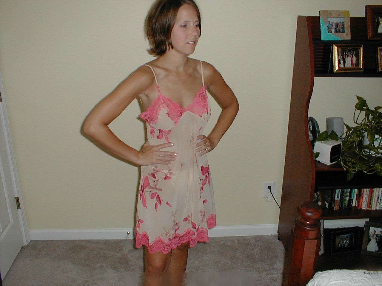 Hotwife Poses and Fucks: Amateur Wife Sex Photos