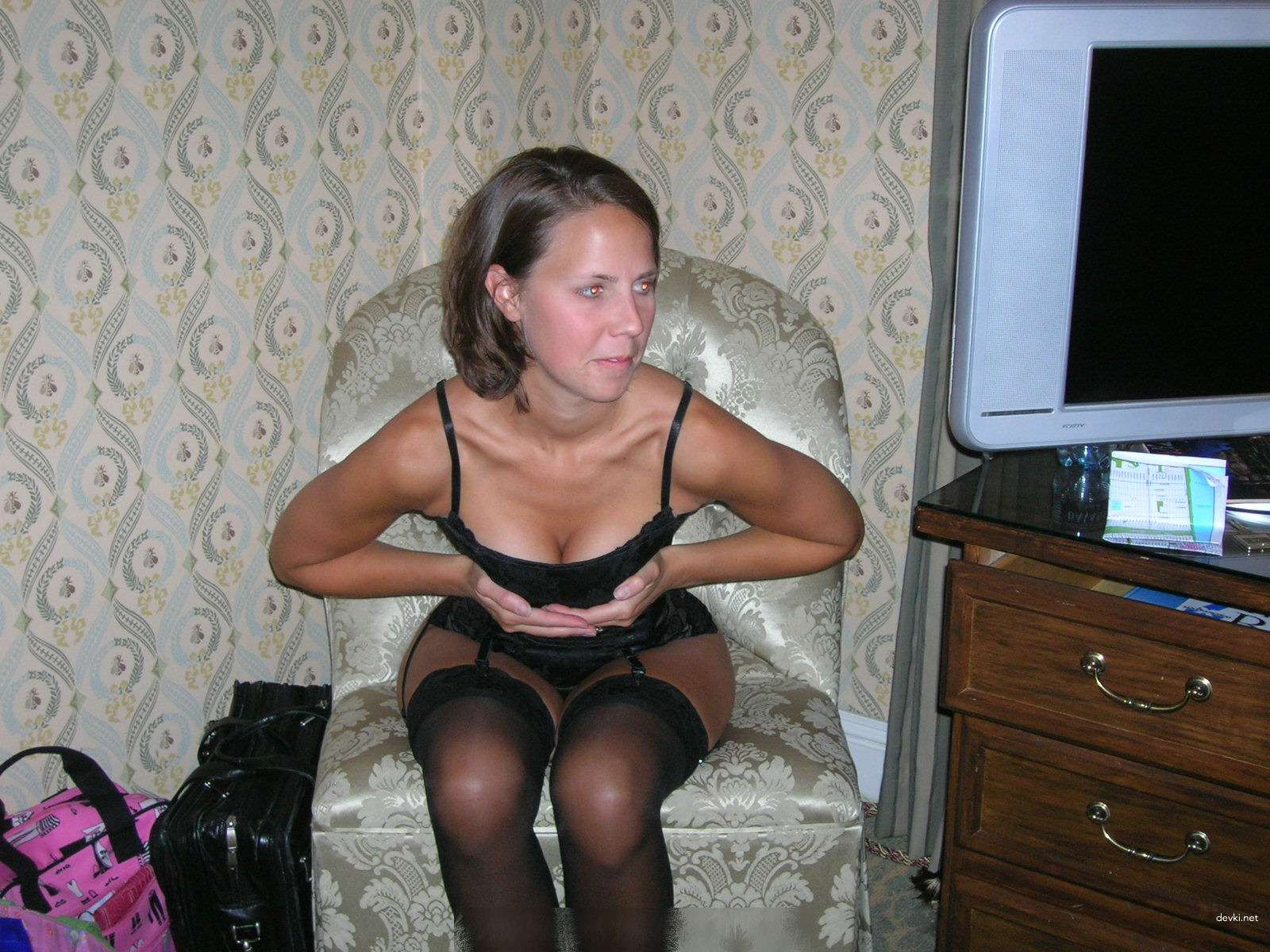 Hotwife Poses and Fucks: Amateur Wife Sex Photos