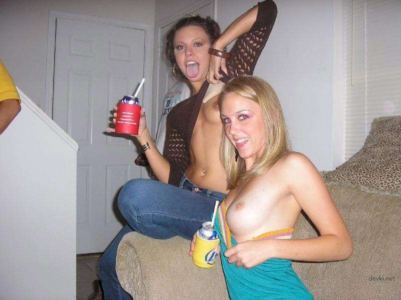 Amateur Girls Expose Bare Breasts (Part 4) - Explicit Photos