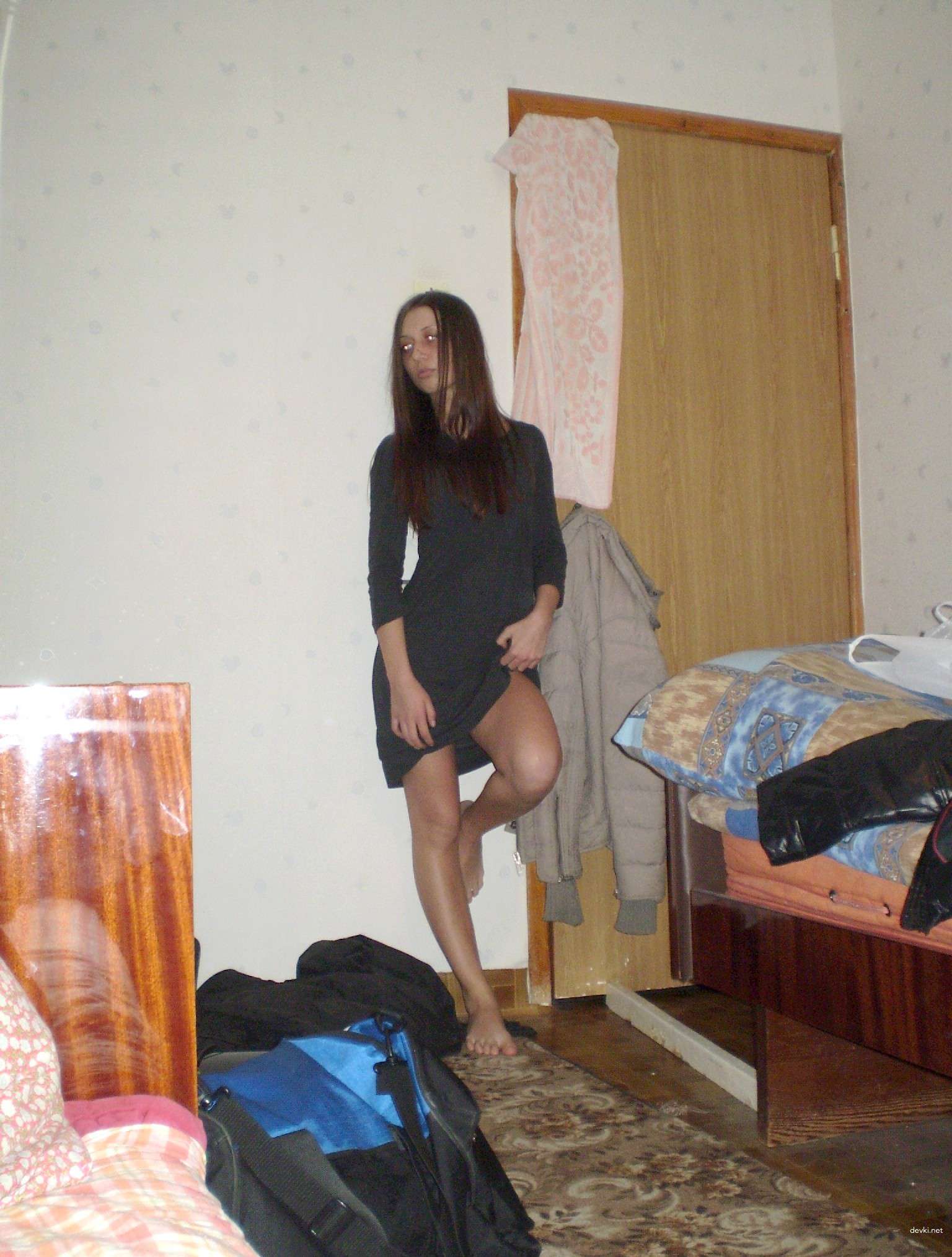 Seductive Amateur Babe Teasing in Explicit Porn Photos