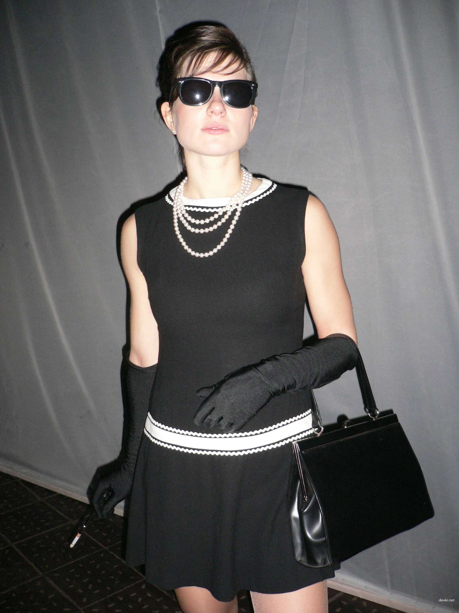 Sucking Cock and Clit Masturbation Amateur Porn Pic