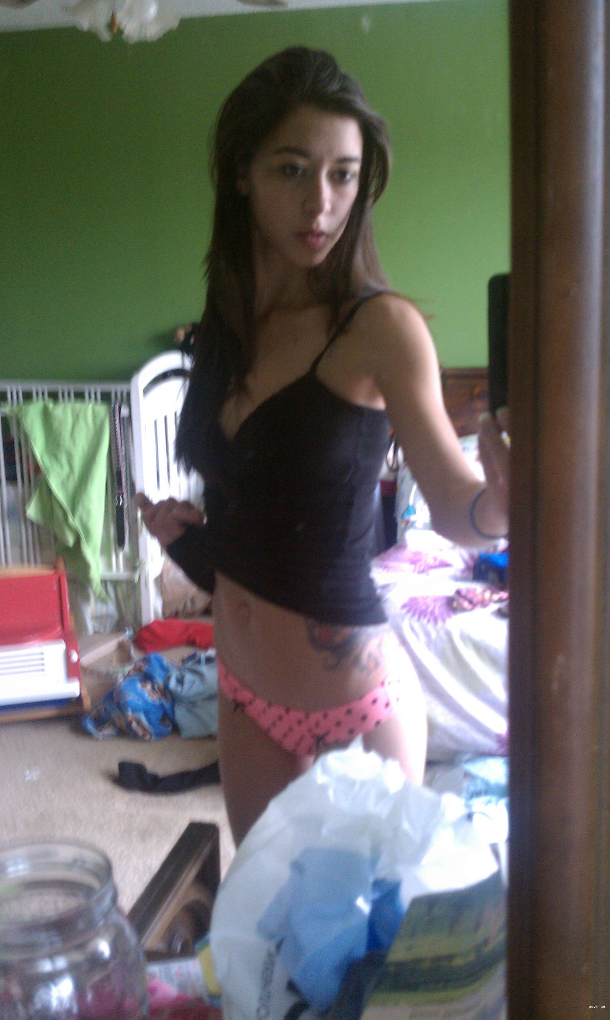 Skinny Girlfriend Poses Naked - Explicit Amateur Porn Photos