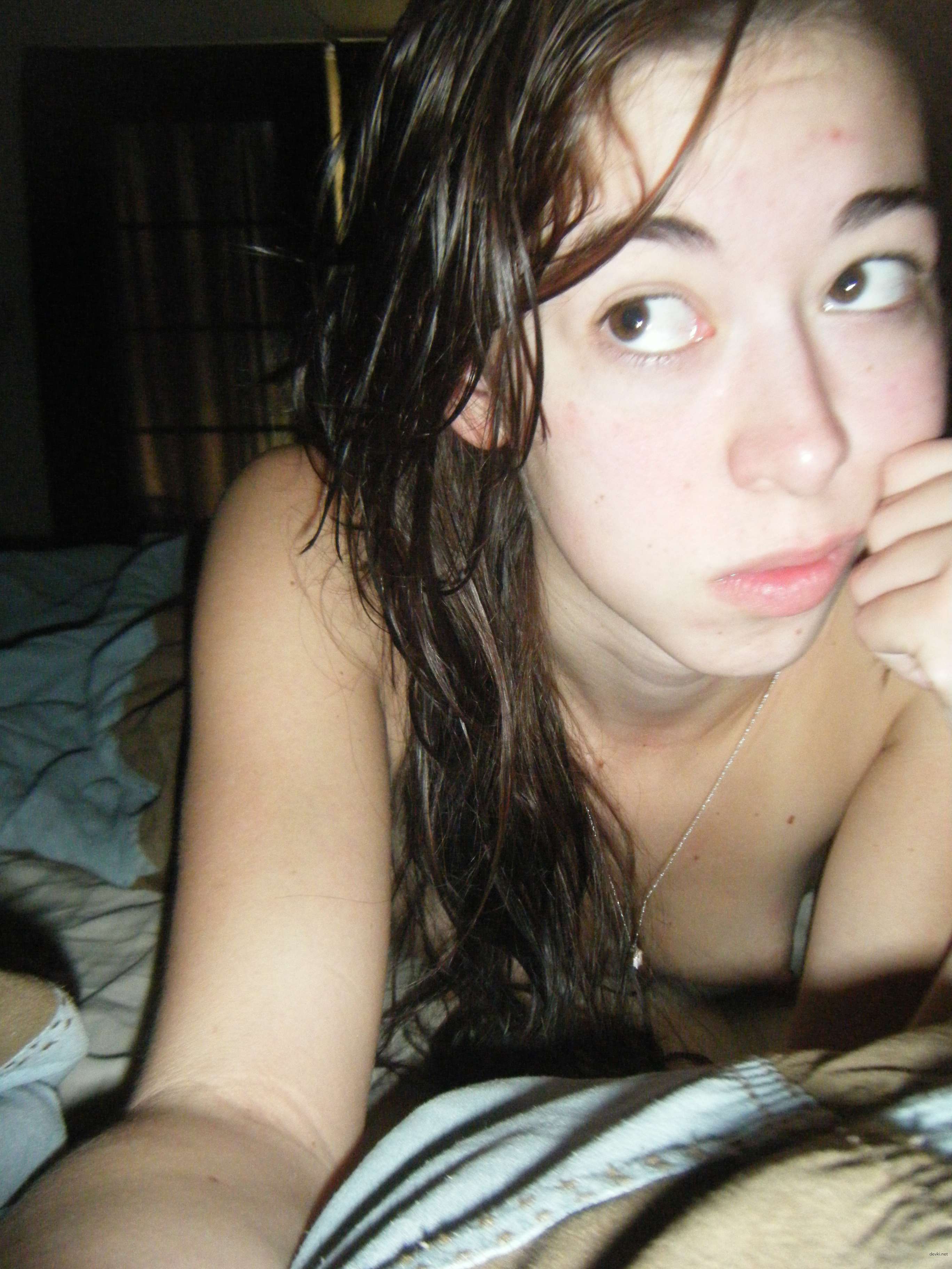 Skinny Girlfriend Poses Naked - Explicit Amateur Porn Photos