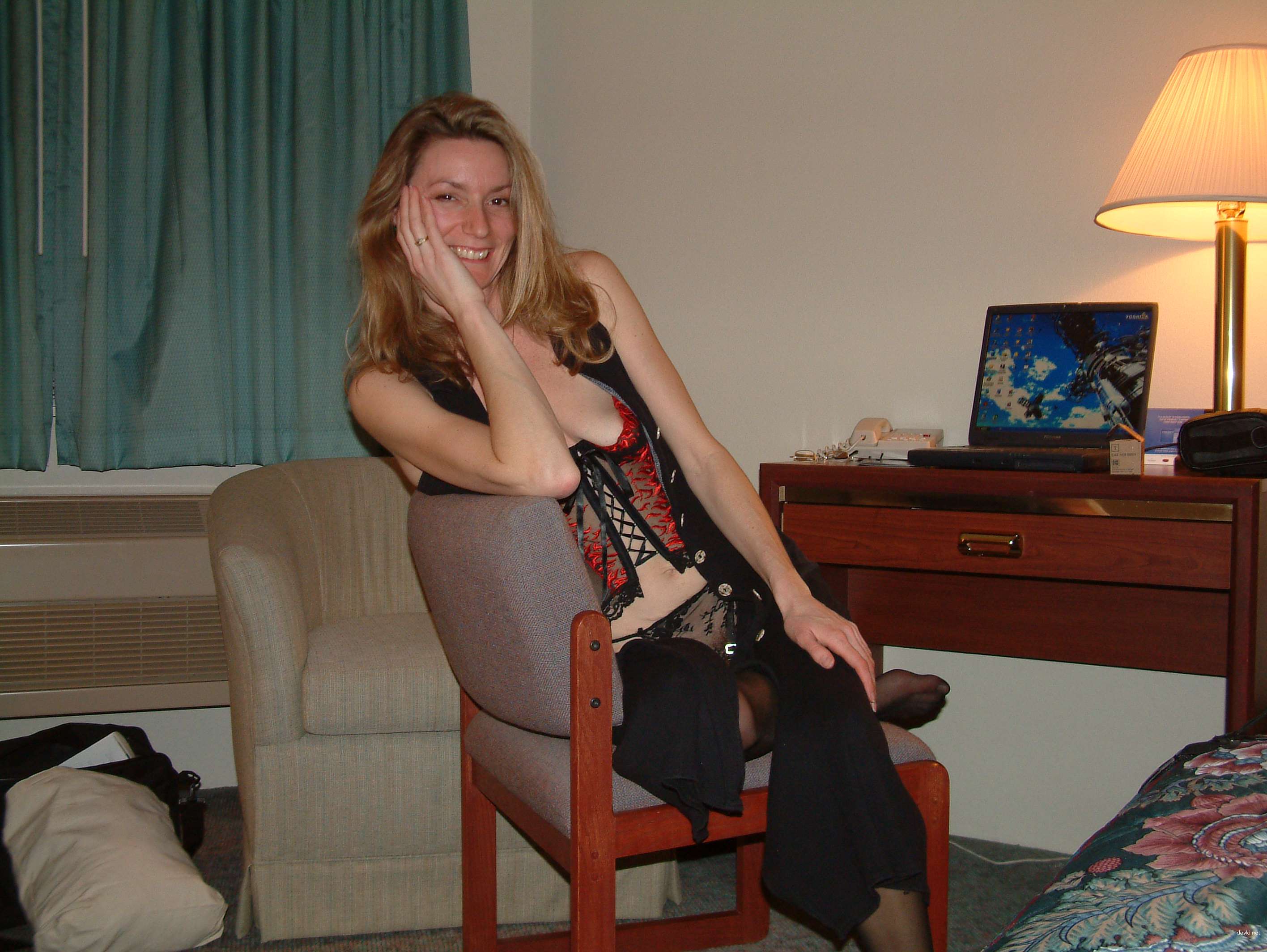 Skinny girl posing naked on bed - Explicit amateur porn photo shoot