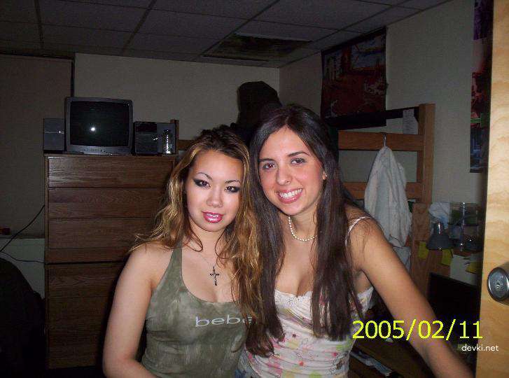 Hot Asian Amateur Porn: Sexy Asian Girl in Explicit Photos