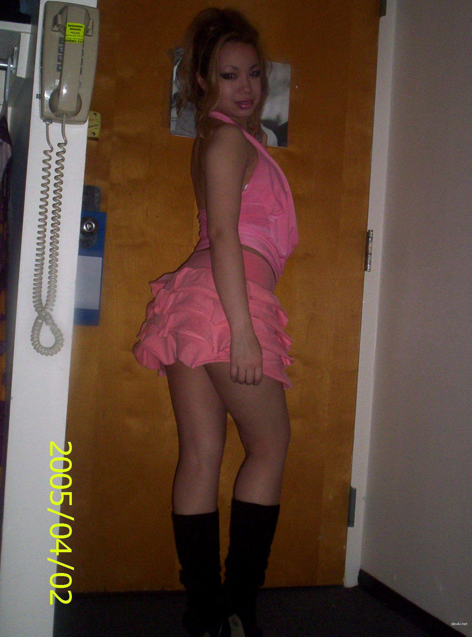 Hot Asian Amateur Porn: Sexy Asian Girl in Explicit Photos