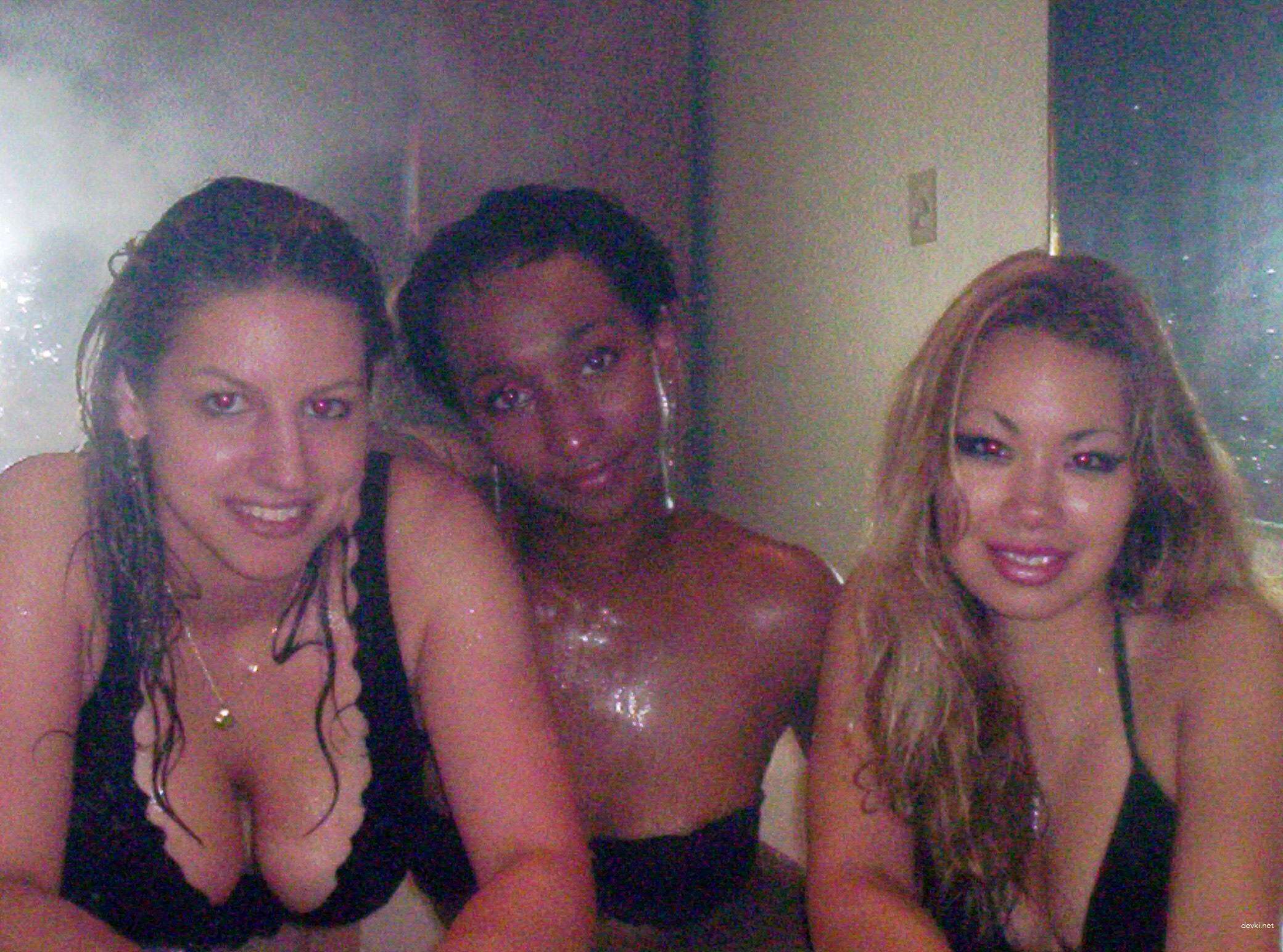 Hot Asian Amateur Porn: Sexy Asian Girl in Explicit Photos