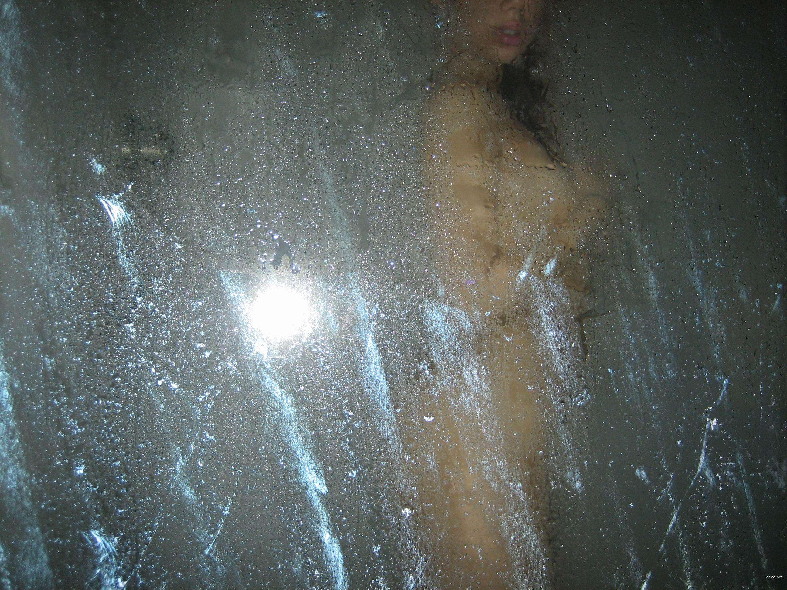 Hot Asian Amateur Porn: Sexy Asian Girl in Explicit Photos