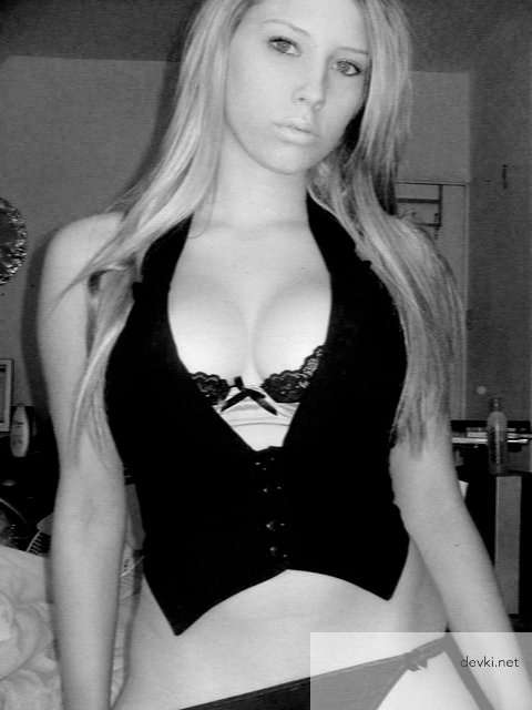 Explicit Blonde Amateur Photo Collection: Private Blondes in Provocative Shots