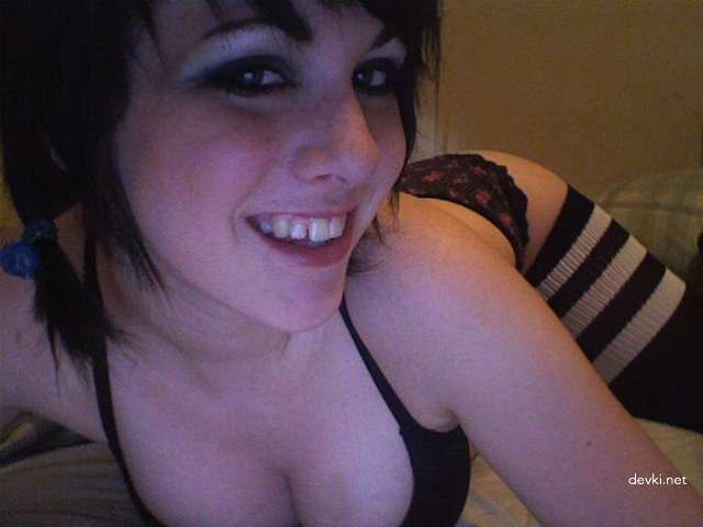 Explicit Emo Girls Naked Compilation: Amateur Porn Photos