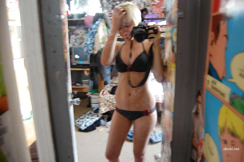 Explicit Emo Girls Naked Compilation: Amateur Porn Photos