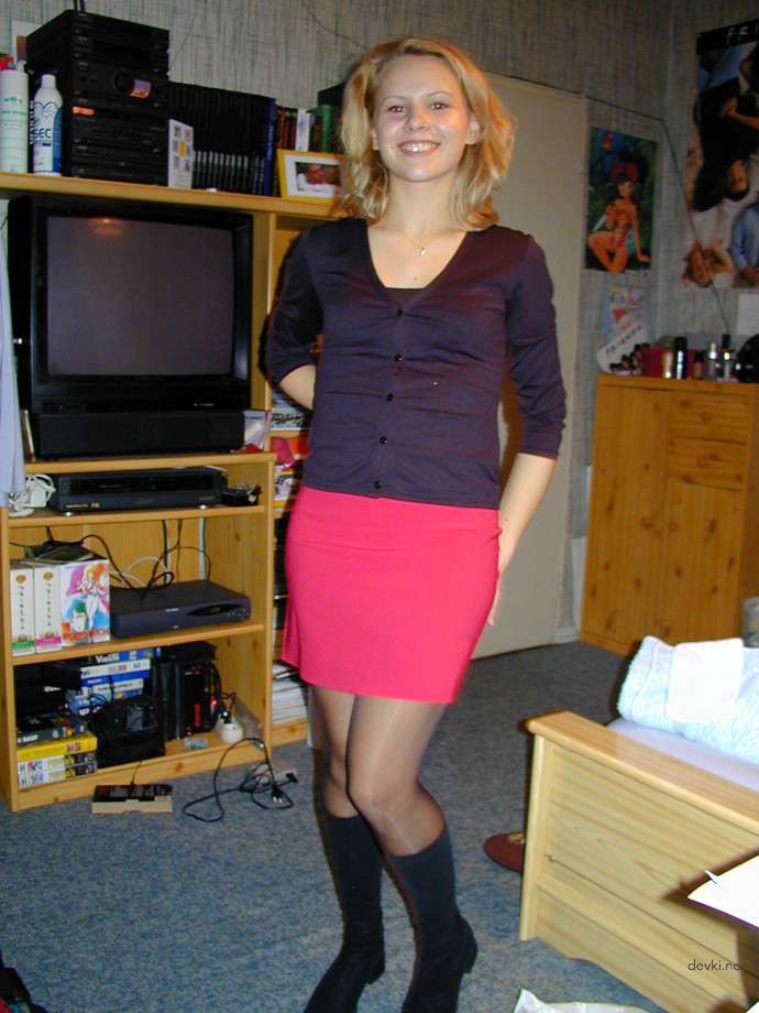 Amateur Blonde Erotica: Naked Blondie Exposed in Explicit Photos