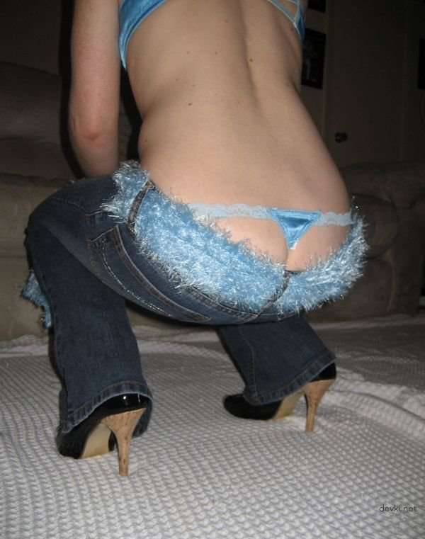 Private Photo of Cute Blonde Amateur: Explicit and Bold Naughty Pictures