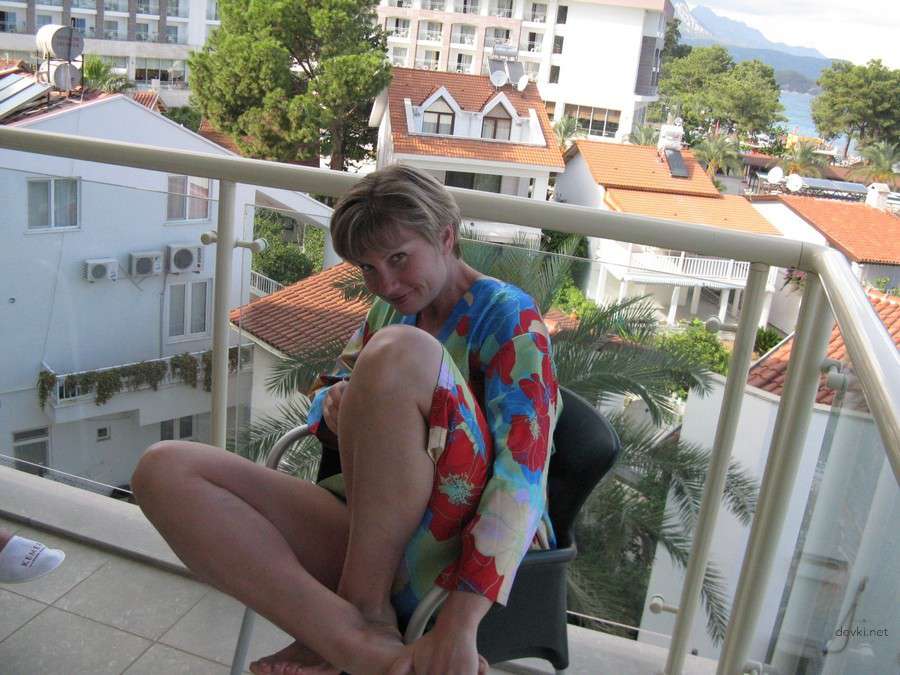 Hot Amateur Photos: Loving His Girl's Hairy Pussy