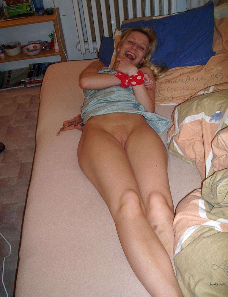 Private Erotic Photos of Cute Blonde Amateur - Explicit XXX Pics