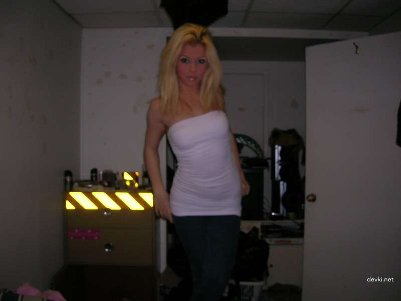 Drunk Girls Strip and Play - Amateur Porn Photos