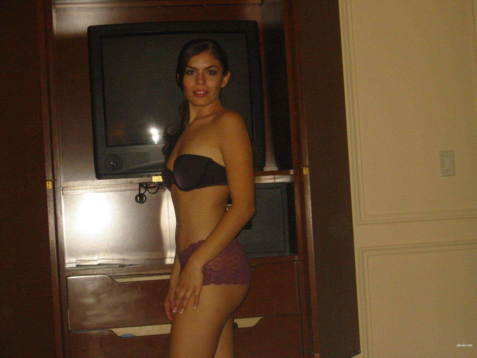 Amateur Girl Sucks Cock and Gets Anal Fucked - Explicit Homemade Porn