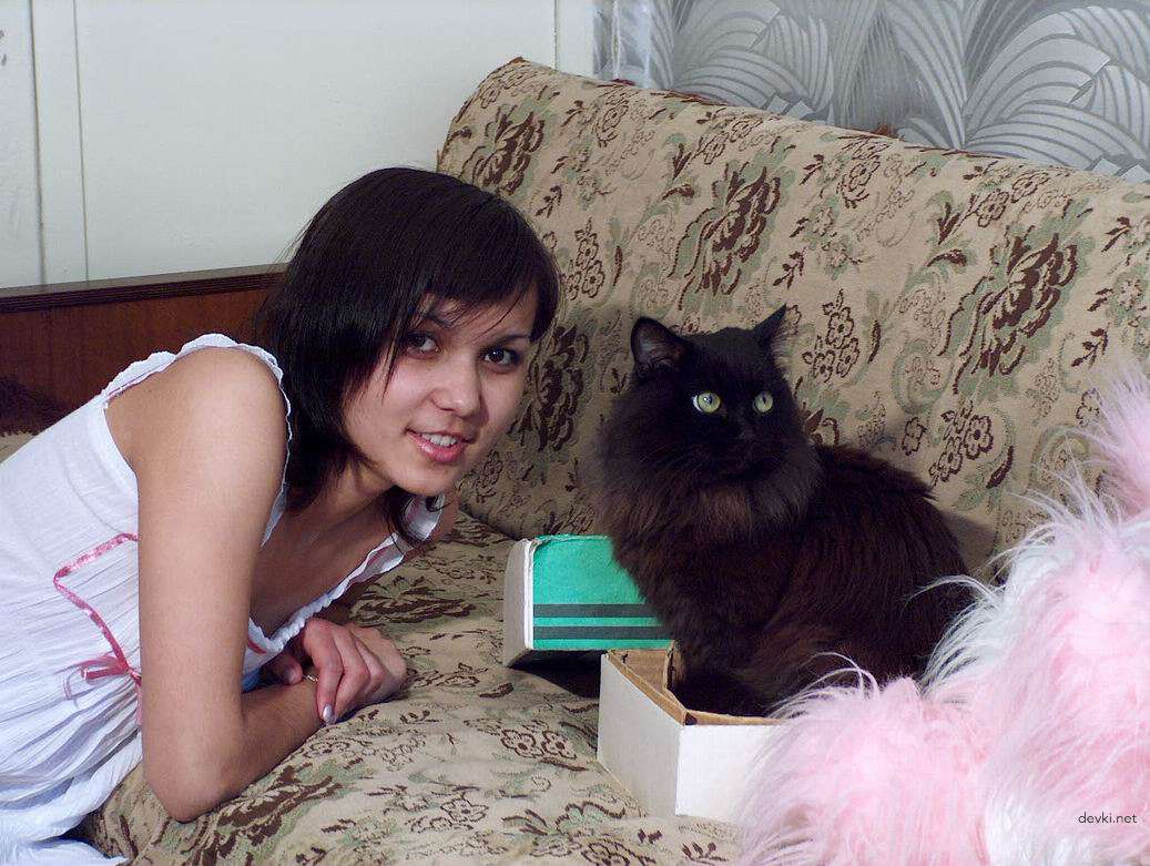 Seductive Nude Girl Poses Explicitly - Hot Amateur Photo Shoot