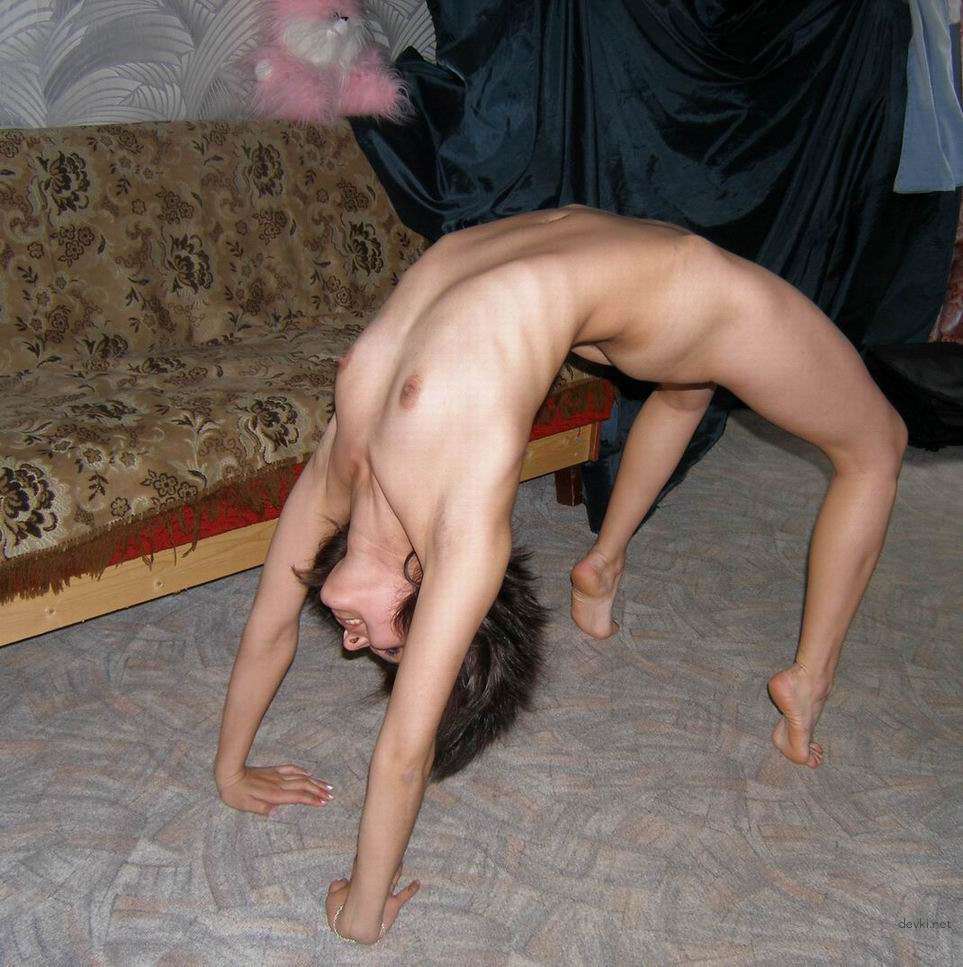 Seductive Nude Girl Poses Explicitly - Hot Amateur Photo Shoot