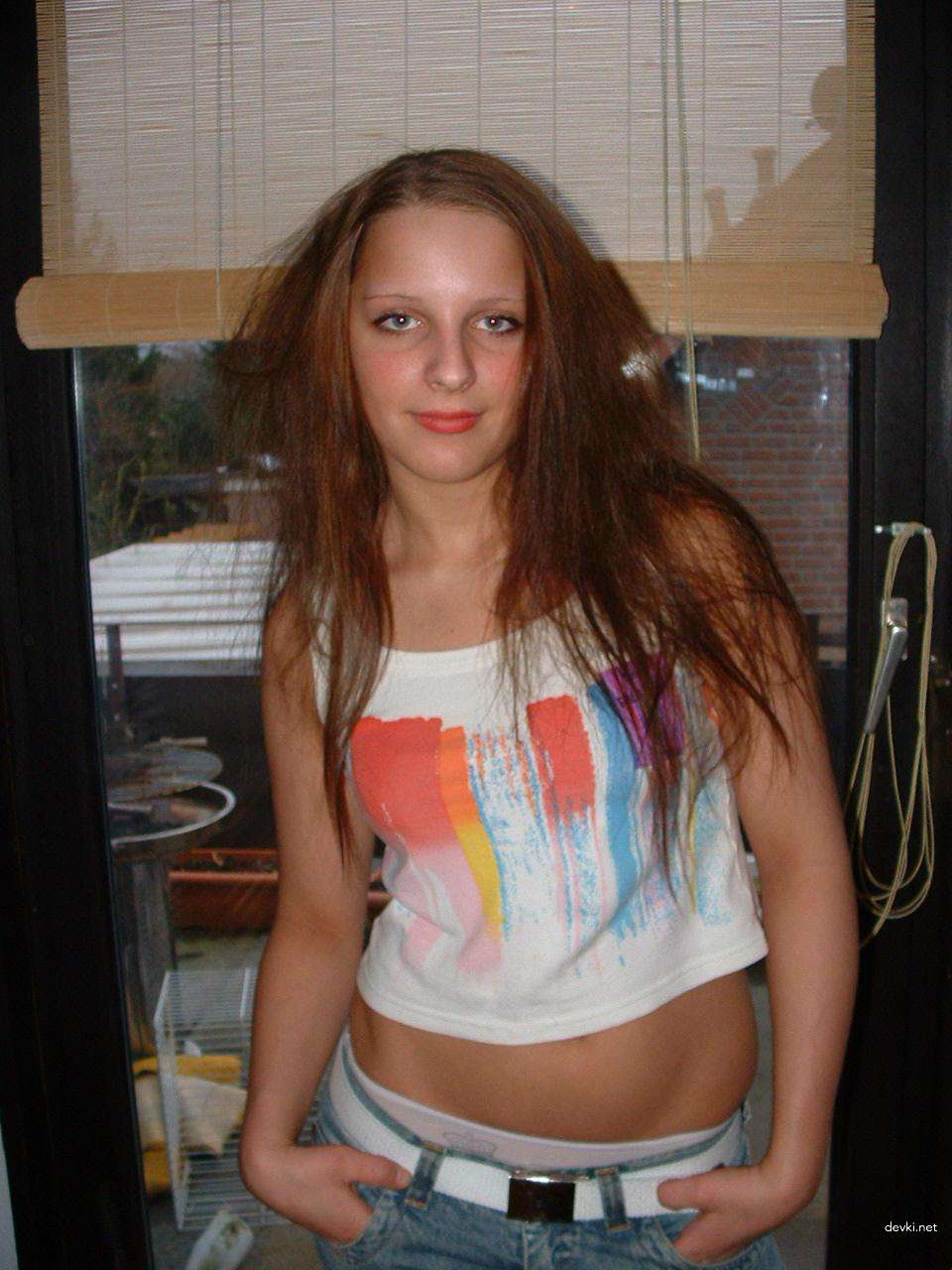 Hot Amateur Babe's Explicit Home Album - Sexy Girl's Naughty Photos