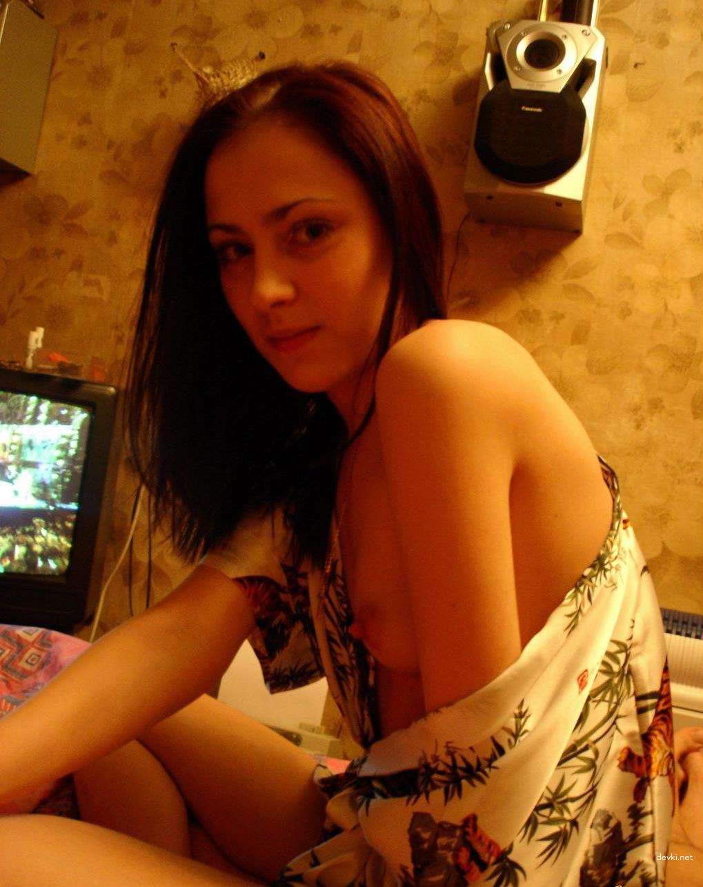 Hardcore Amateur Porn: Hot Babe Gets All Holes Filled