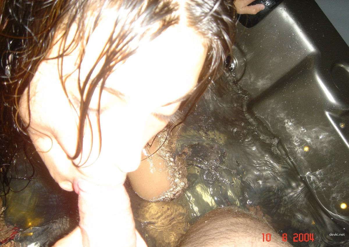 Hot Amateur Group Sex in Jacuzzi - Explicit Orgy Action