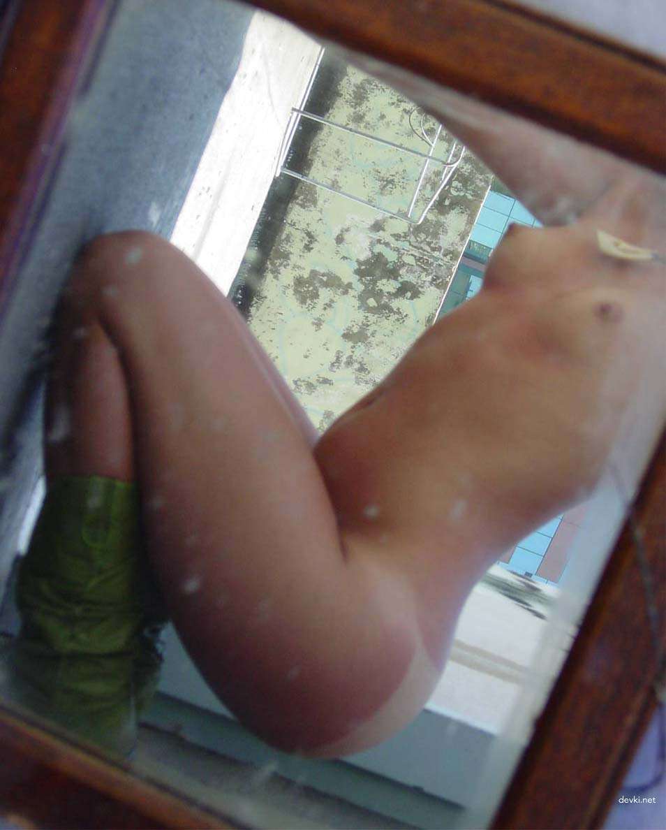 Explicit Amateur Photo: Private Redhead Girl's Naughty Pics