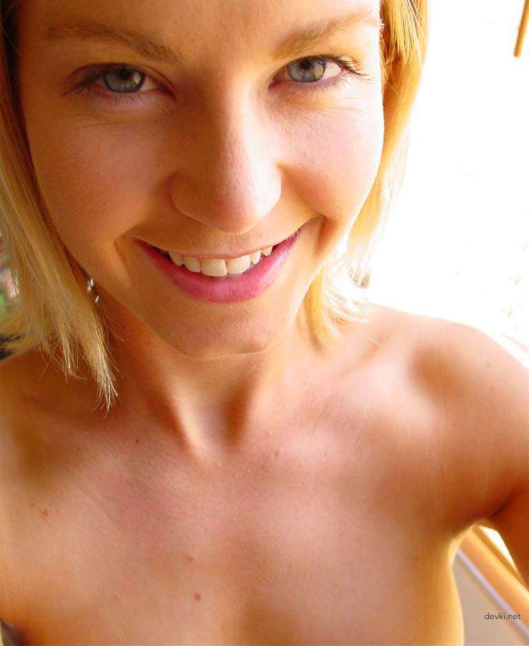 Amateur Blonde Bombshell: Explicit Photo of Sweet Blondie