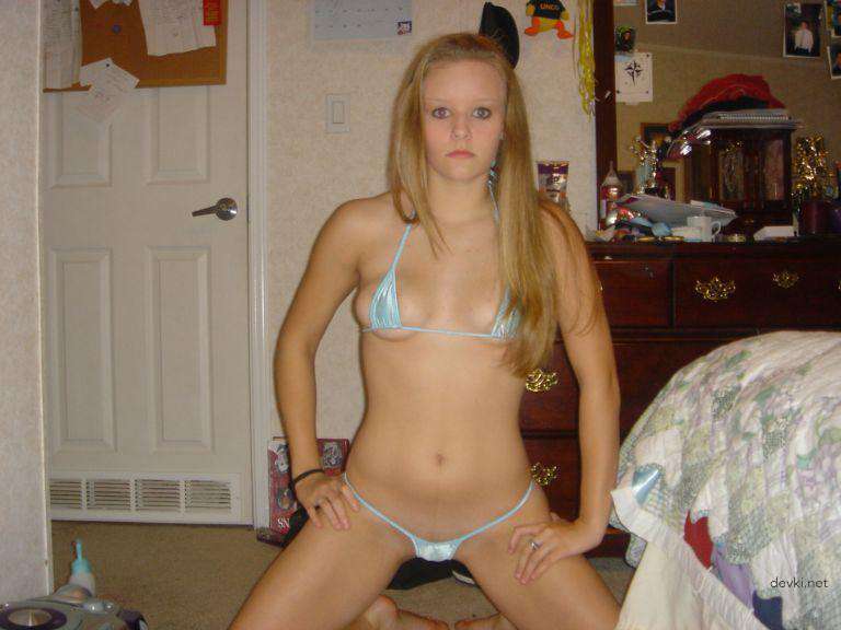 Hot Blonde Amateur Photo - Sexy Blonde Bombshell Exposed