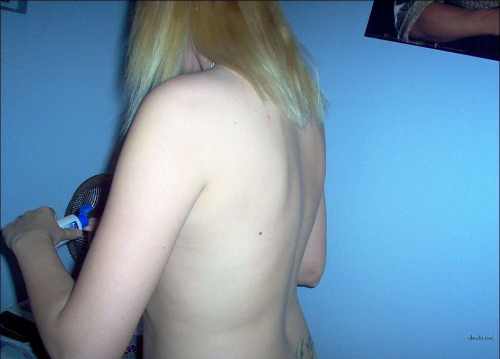 Amateur Blonde's Explicit Nude Photos: Private Pics of Naked Blondie