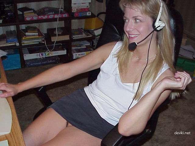 Seductive Girl in Live Sex Chat: Explicit Amateur Photo