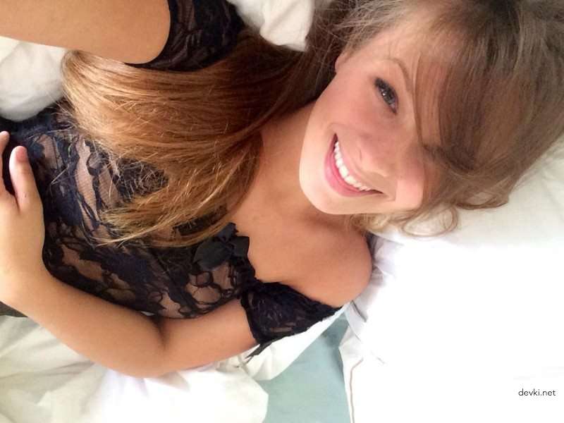 Private Photos of a Sexy Girl Getting Fucked - Explicit Amateur Pics