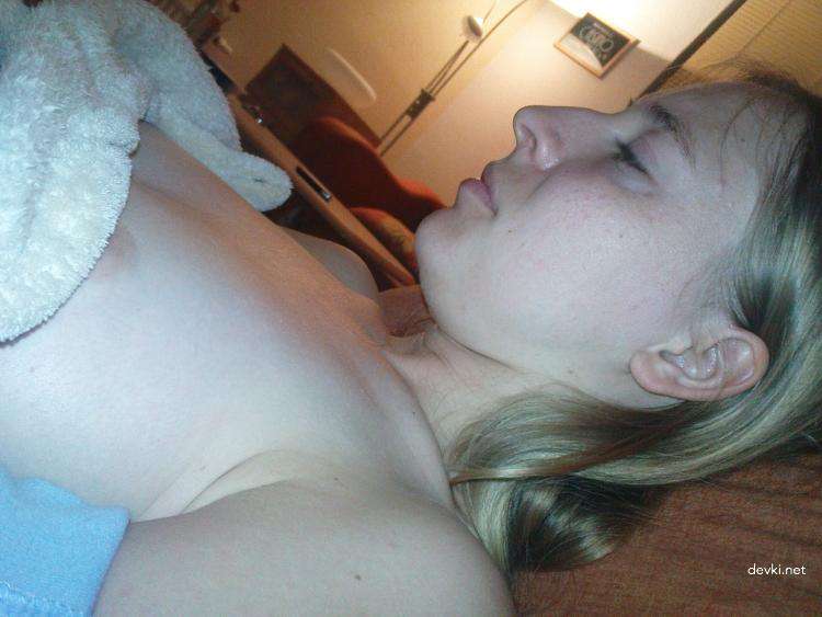 Private Nude Blondes: Explicit Amateur Photo Collection