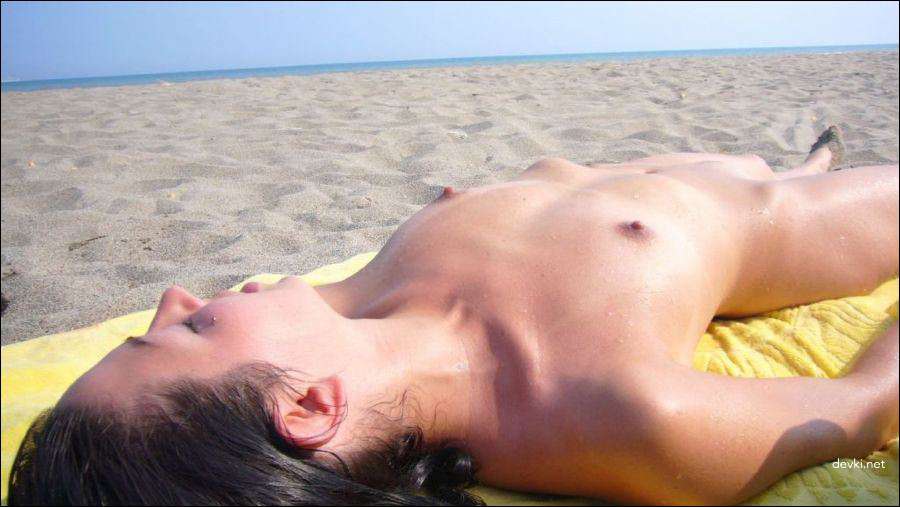 Explicit Vacation Intimacy: Amateur Porn Photo Album