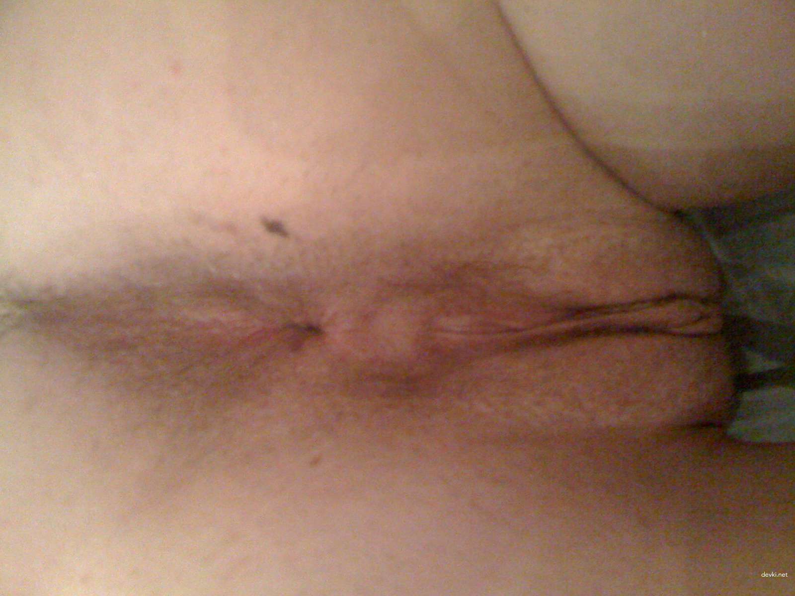 Fiery Redhead Exposes Her Pussy: Amateur Porn Photo