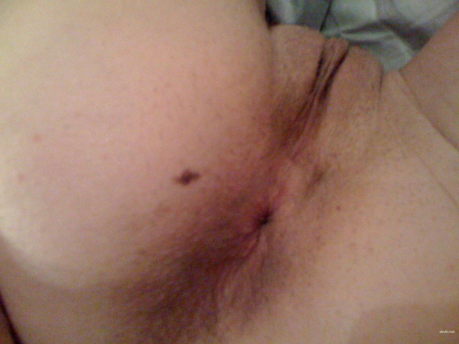 Fiery Redhead Exposes Her Pussy: Amateur Porn Photo