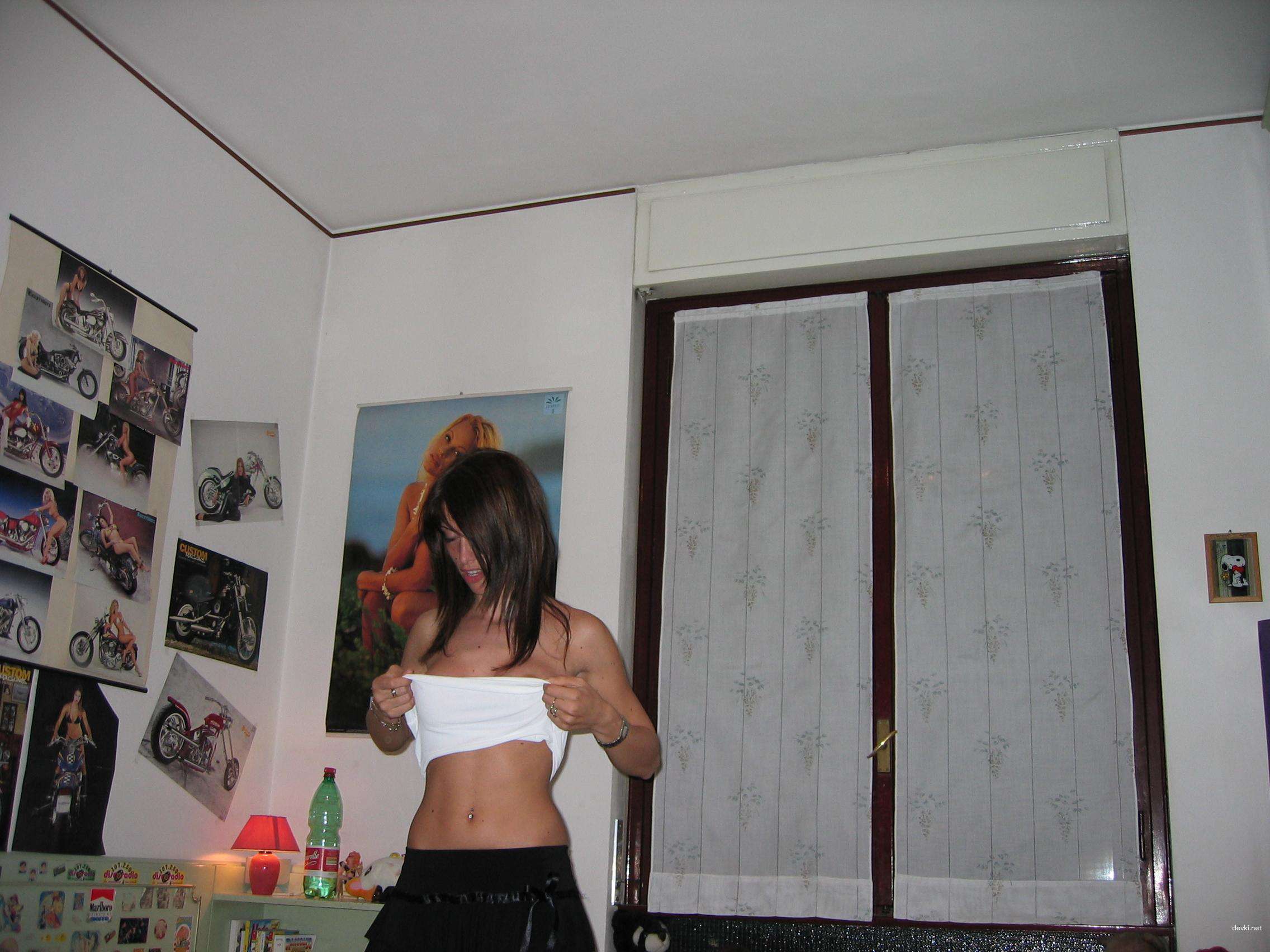 Skinny Brunette Fucked Hard in Amateur Porn Photos