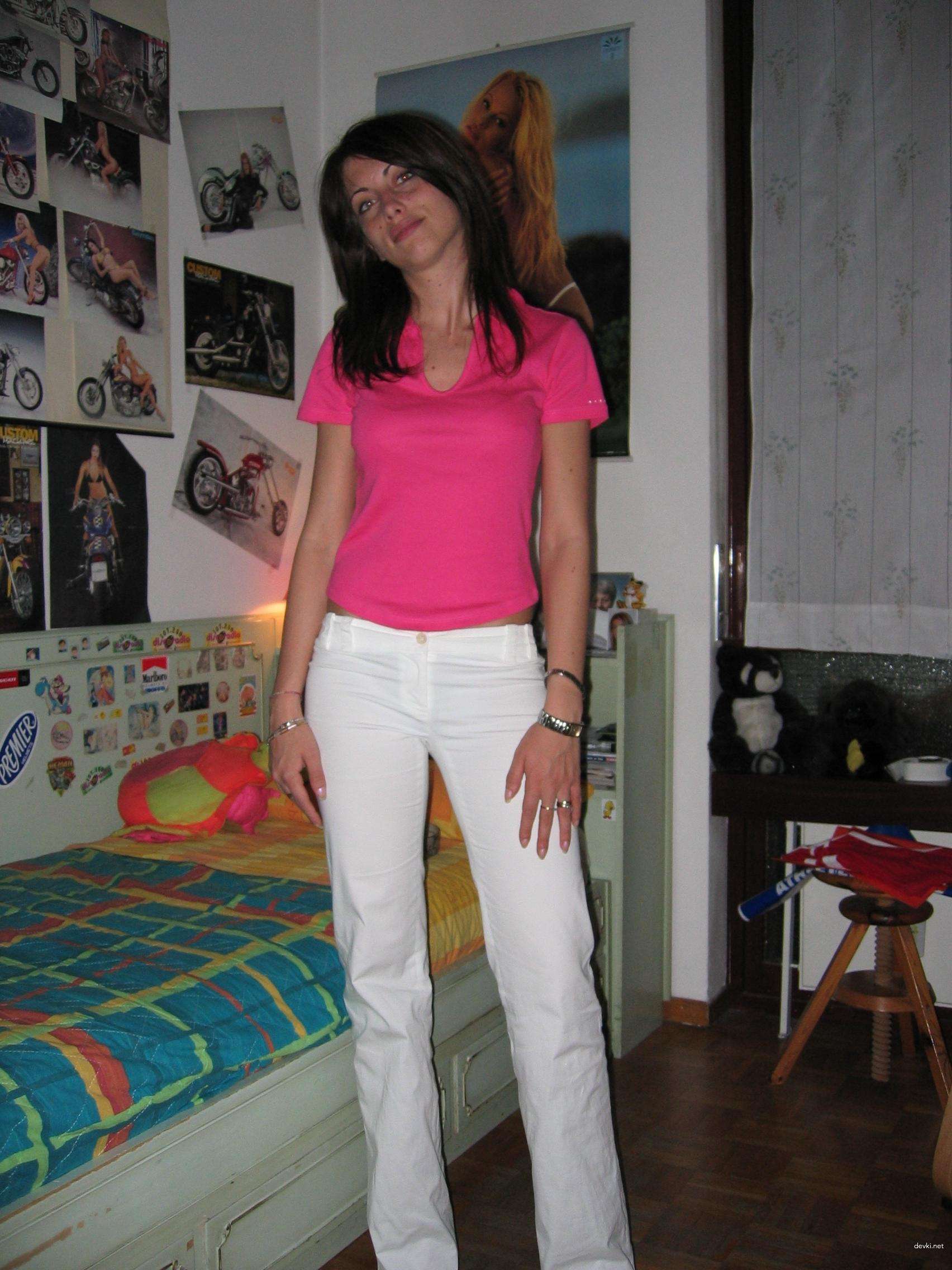 Skinny Brunette Fucked Hard in Amateur Porn Photos