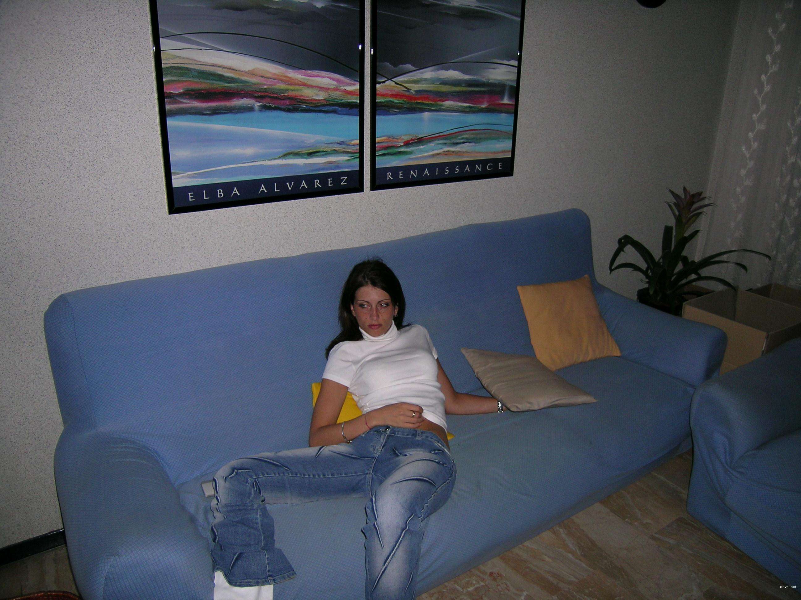 Skinny Brunette Fucked Hard in Amateur Porn Photos