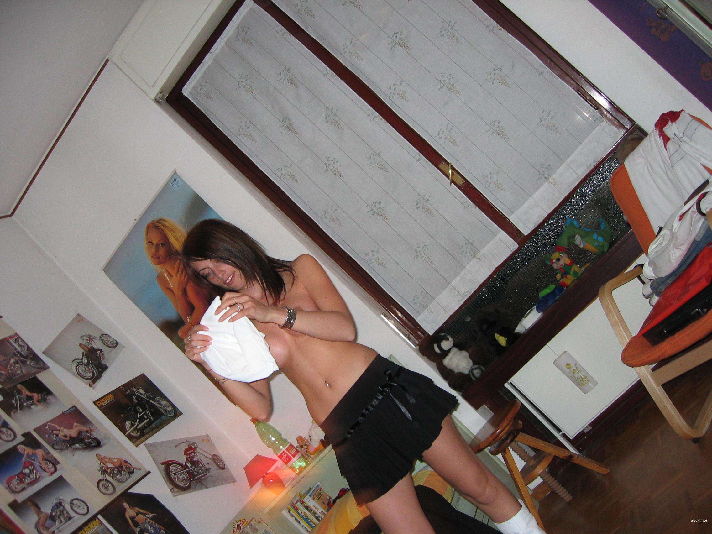 Skinny Brunette Fucked Hard in Amateur Porn Photos