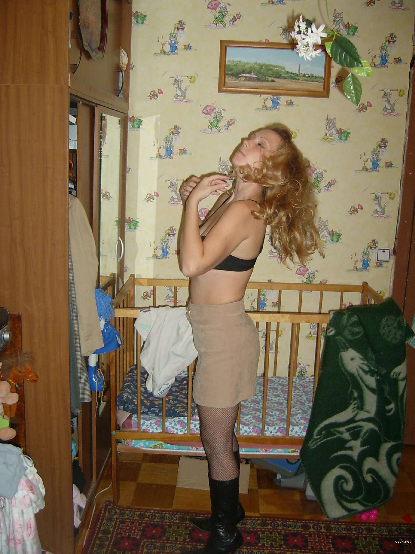 Amateur Hotwife Private Photo: Delicious Wife's Appetizing Assets Exposed!