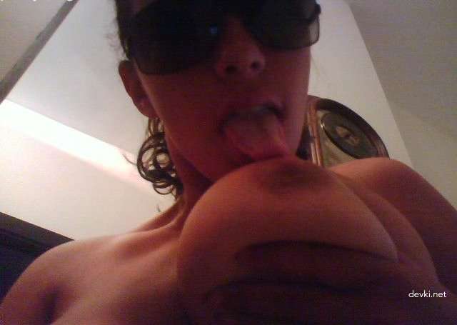 Amateur Erotica Collection: Explicit and Sensual Photos for Adults